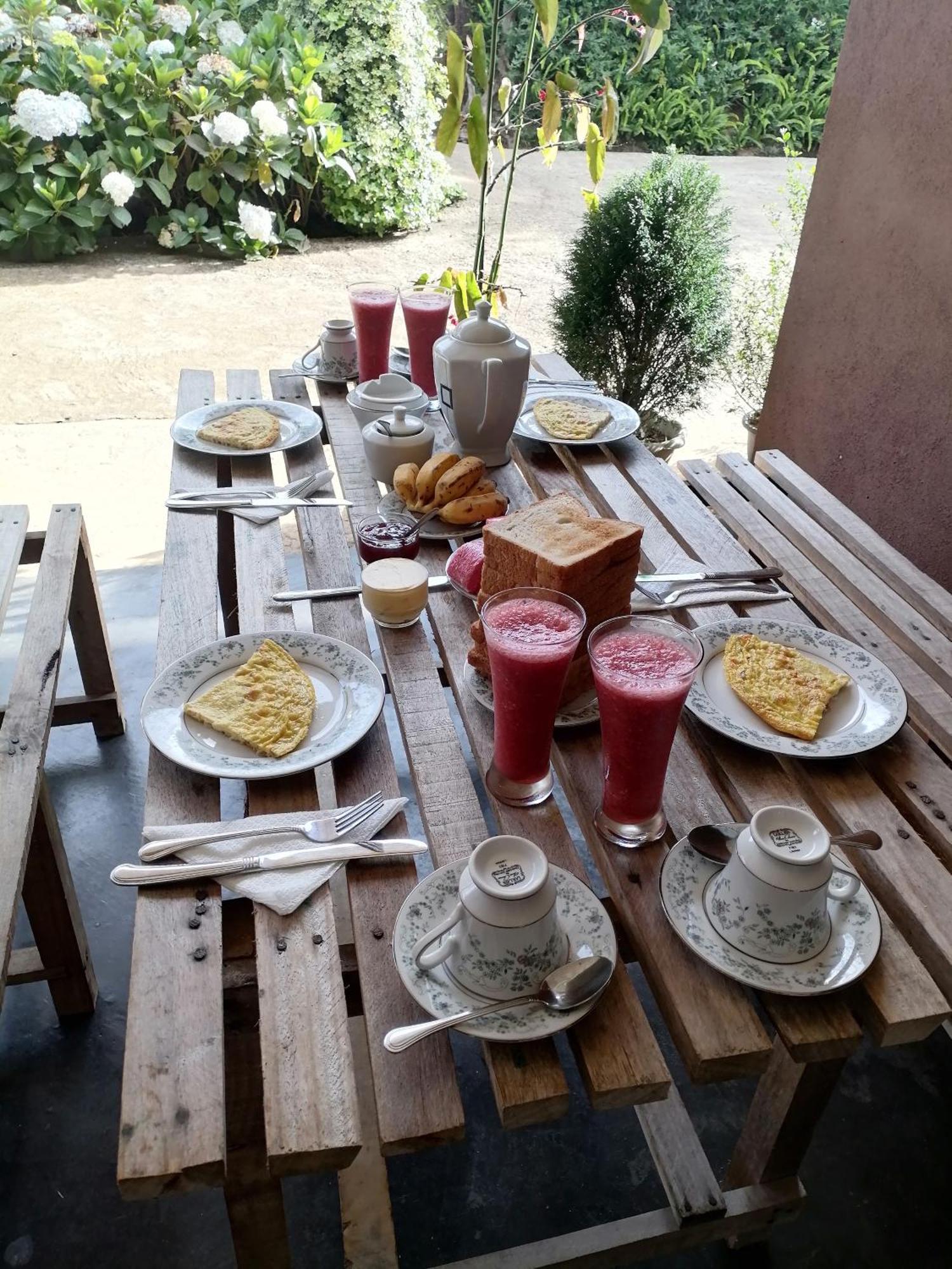 Keshiya Holiday Home Nuwara Eliya Ngoại thất bức ảnh